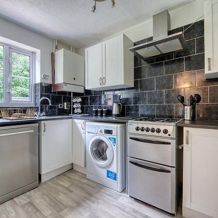 Capri 13 Sa - 3 Bed House, Close To Loughborough University & M1 Motorway, Free Wifi, Big Garden, Ample Parking- Ask For Contractor Rates! Exterior foto