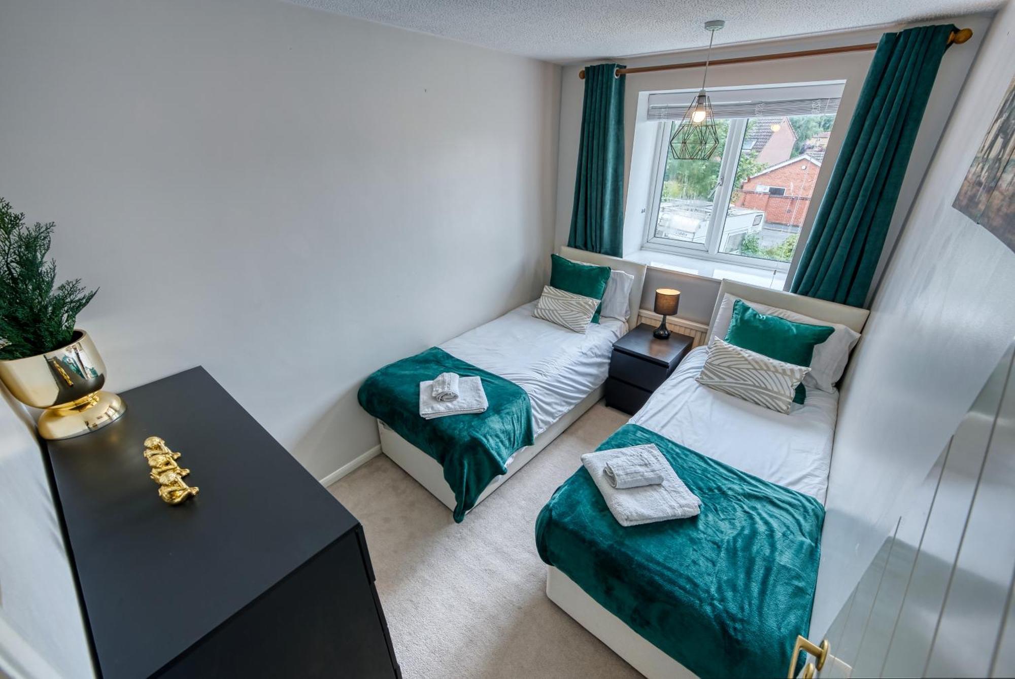 Capri 13 Sa - 3 Bed House, Close To Loughborough University & M1 Motorway, Free Wifi, Big Garden, Ample Parking- Ask For Contractor Rates! Exterior foto