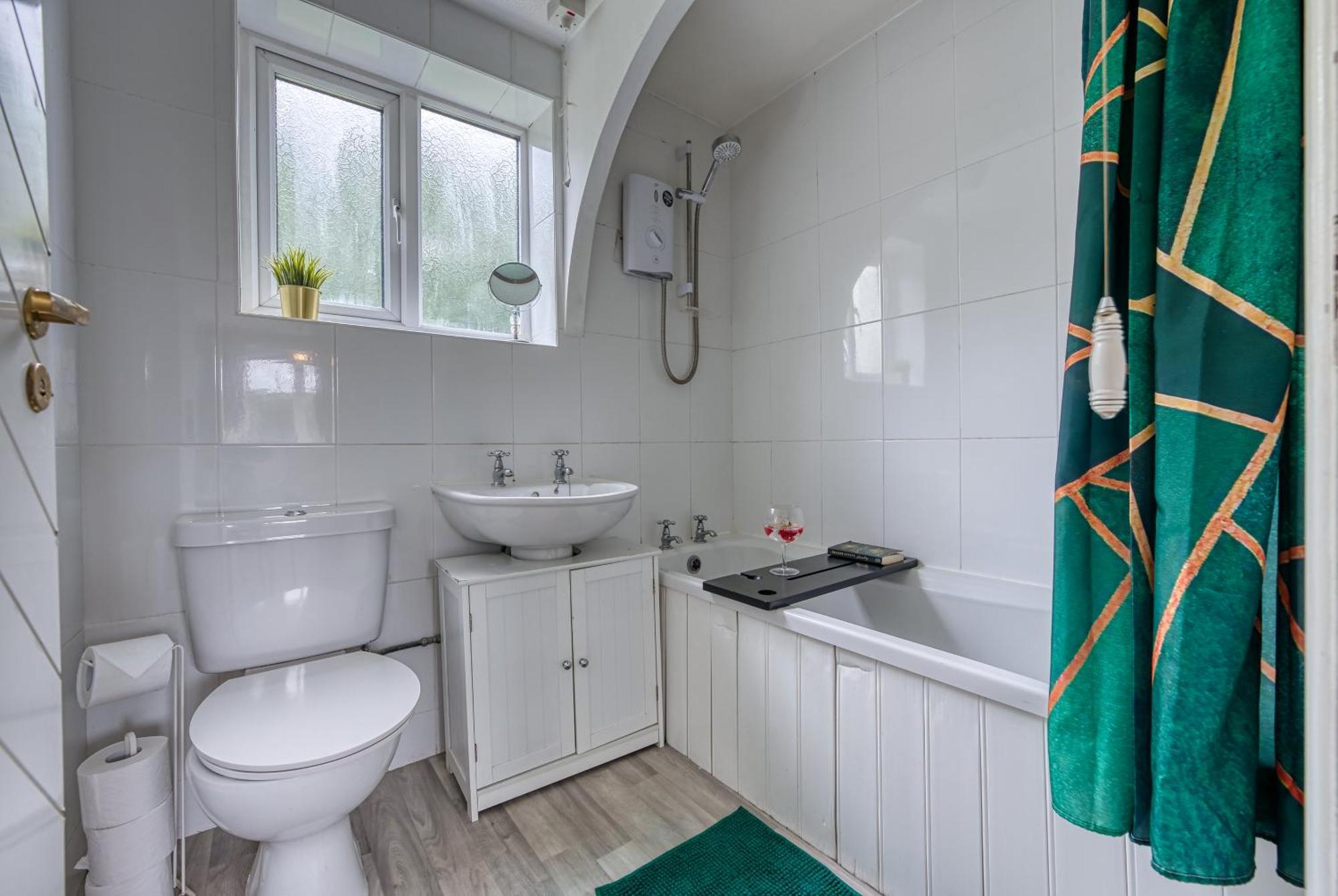 Capri 13 Sa - 3 Bed House, Close To Loughborough University & M1 Motorway, Free Wifi, Big Garden, Ample Parking- Ask For Contractor Rates! Exterior foto